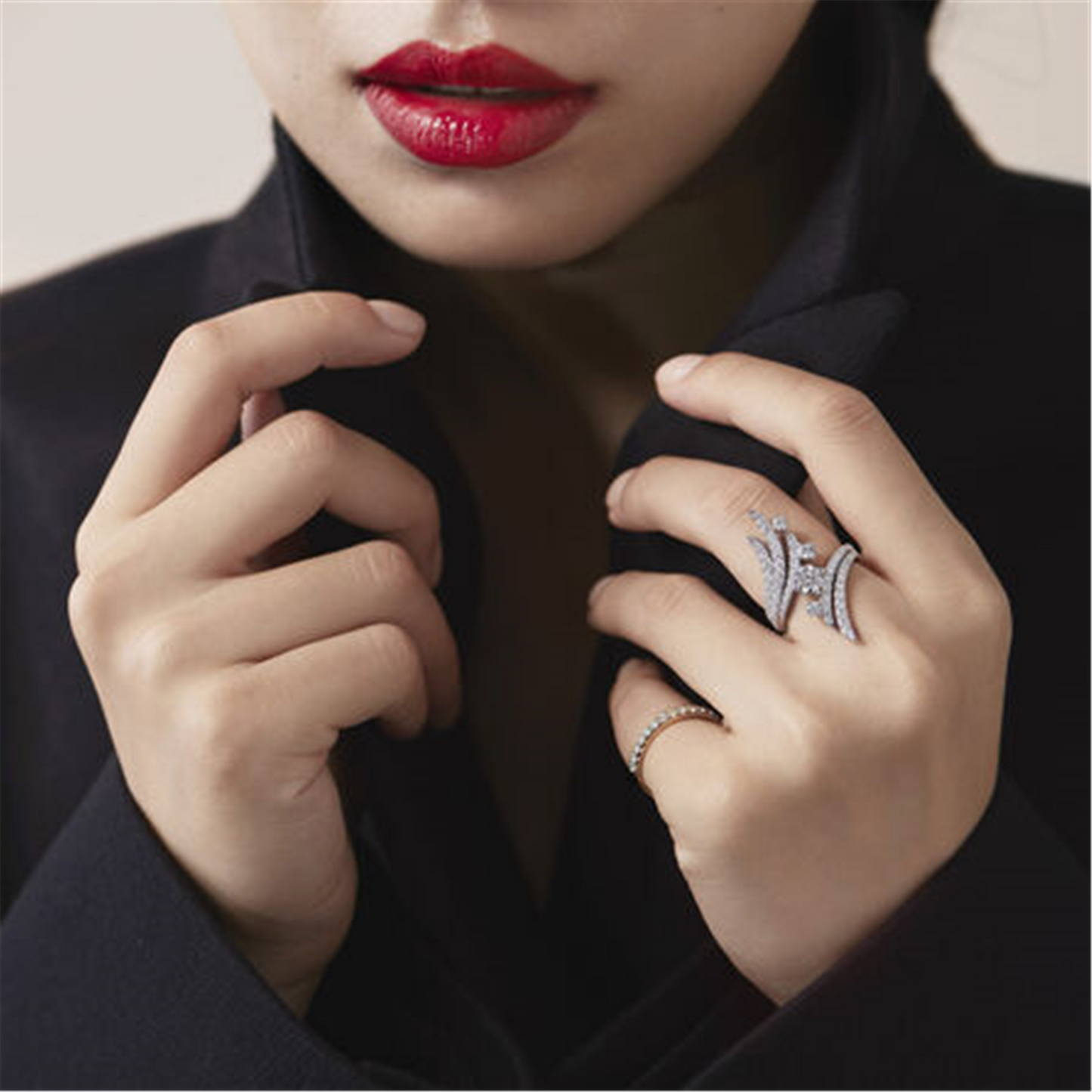 Hearts On Fire Vela Bypass Cocktail Ring in 18k White Gold