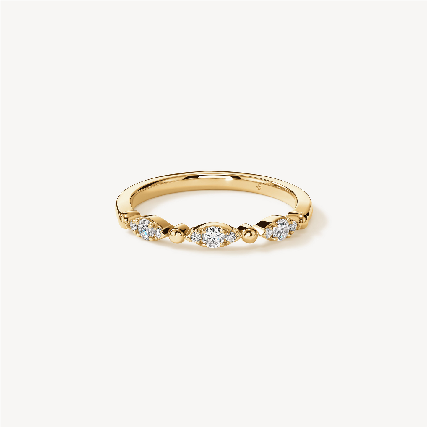 Hearts on Fire Beaded Regal Diamond Band in 18k Gold