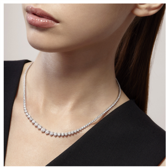 Hearts on Fire Signature Graduated Diamond Line Necklace