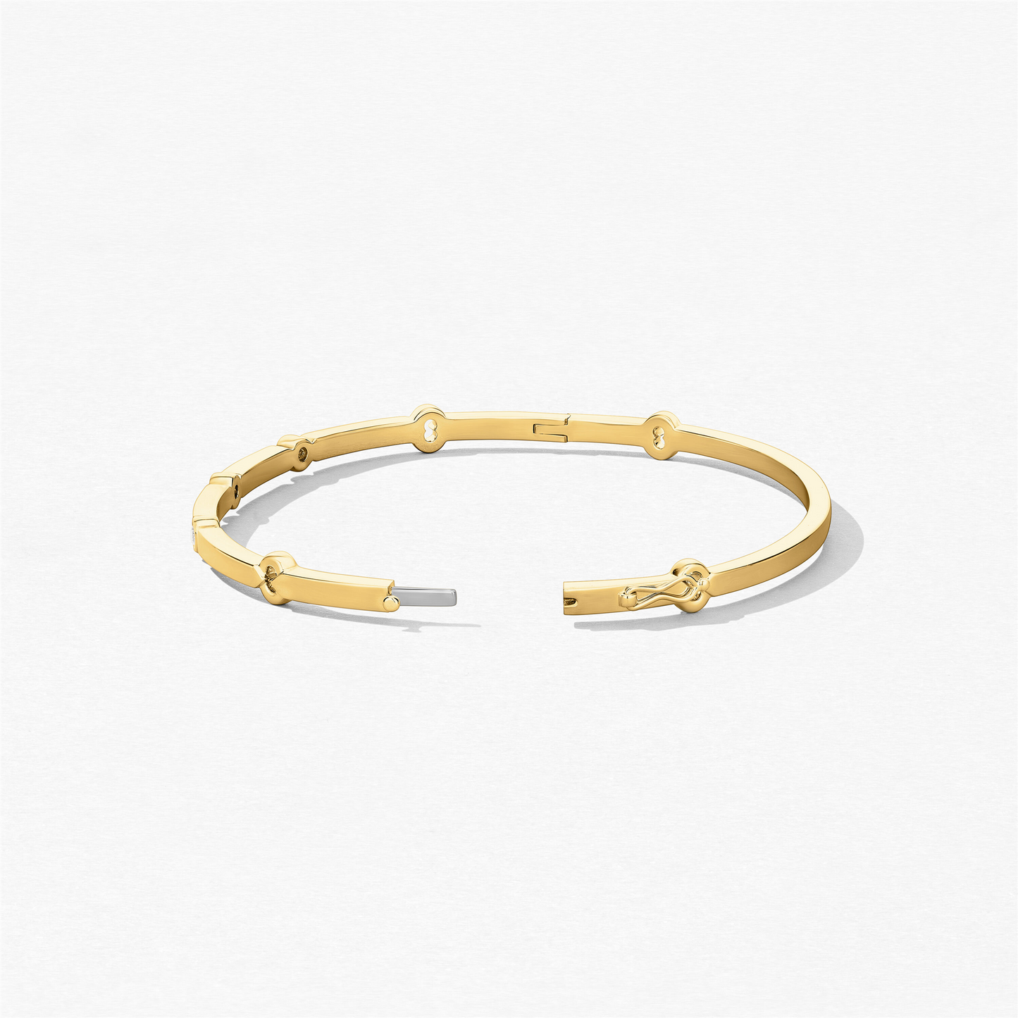 Hearts On Fire Copley Multi-Stone Diamond Bangle, Medium in 18k Gold
