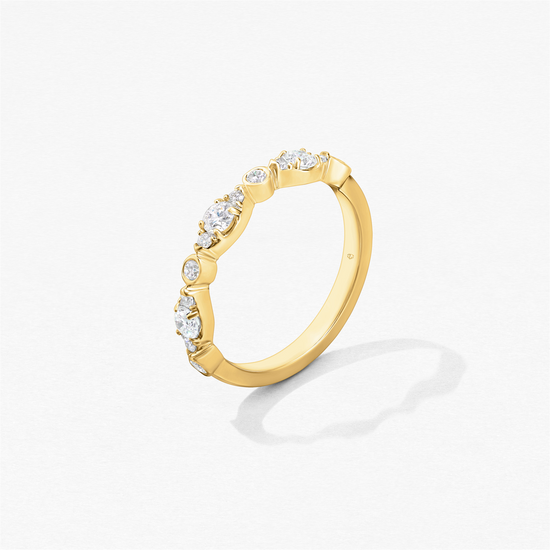 Hearts on Fire Bezel Regal Band in 18k Yellow Gold
