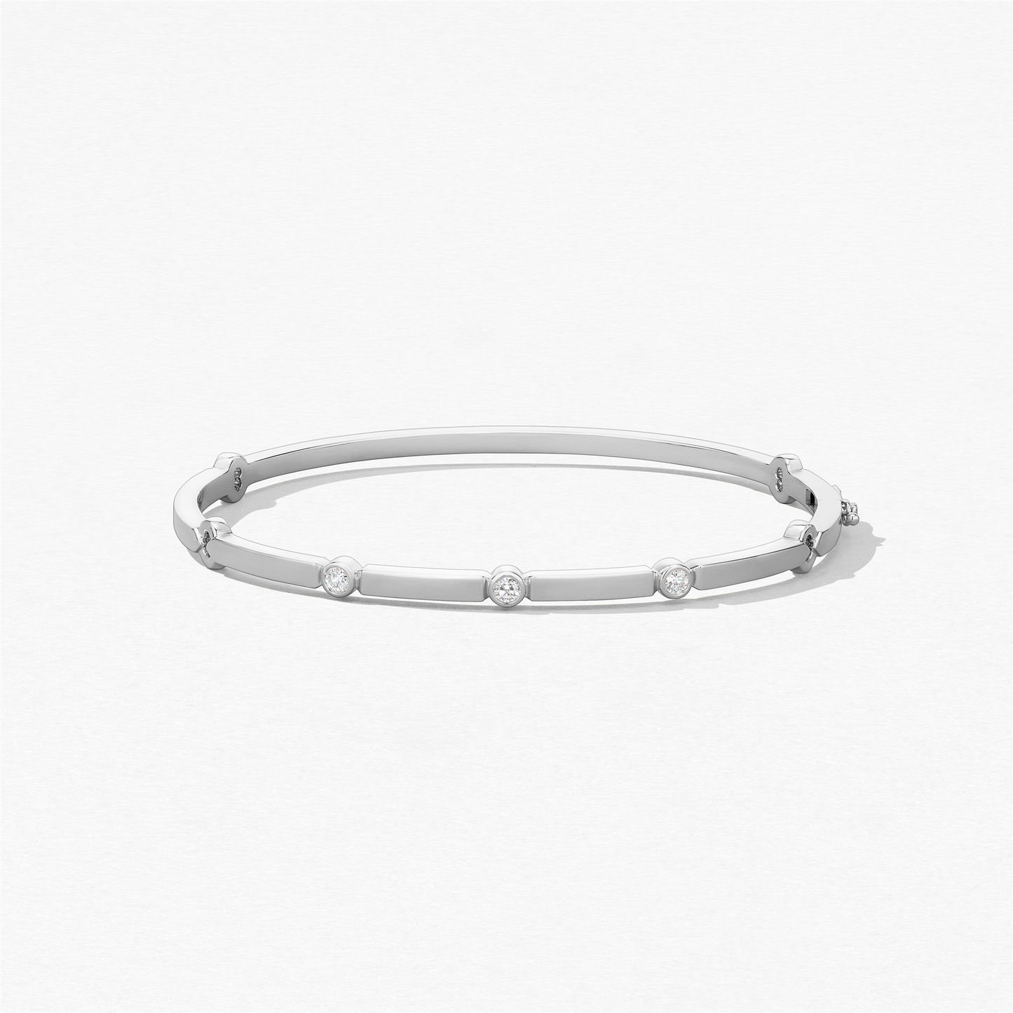Hearts On Fire Copley Multi-Stone Diamond Bangle, Medium in 18k White Gold