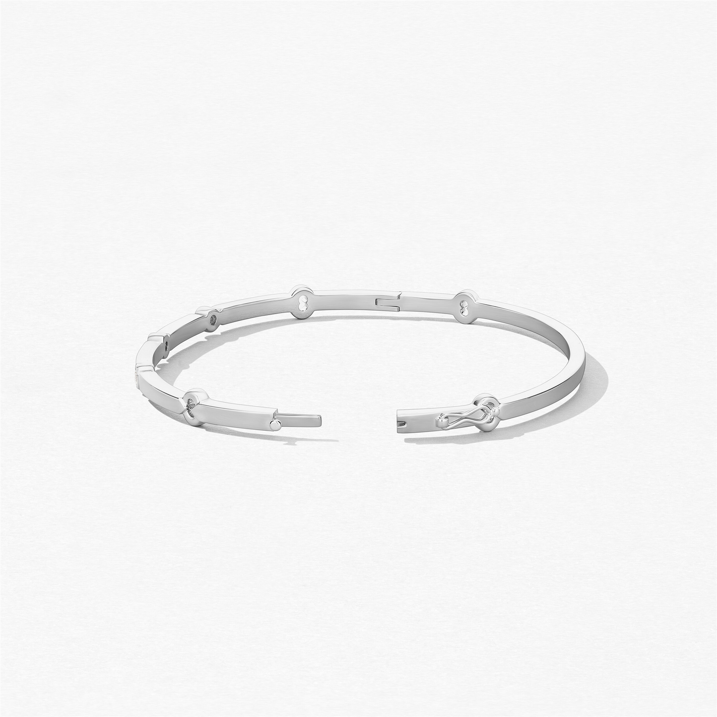 Hearts On Fire Copley Multi-Stone Diamond Bangle, Medium in 18k White Gold