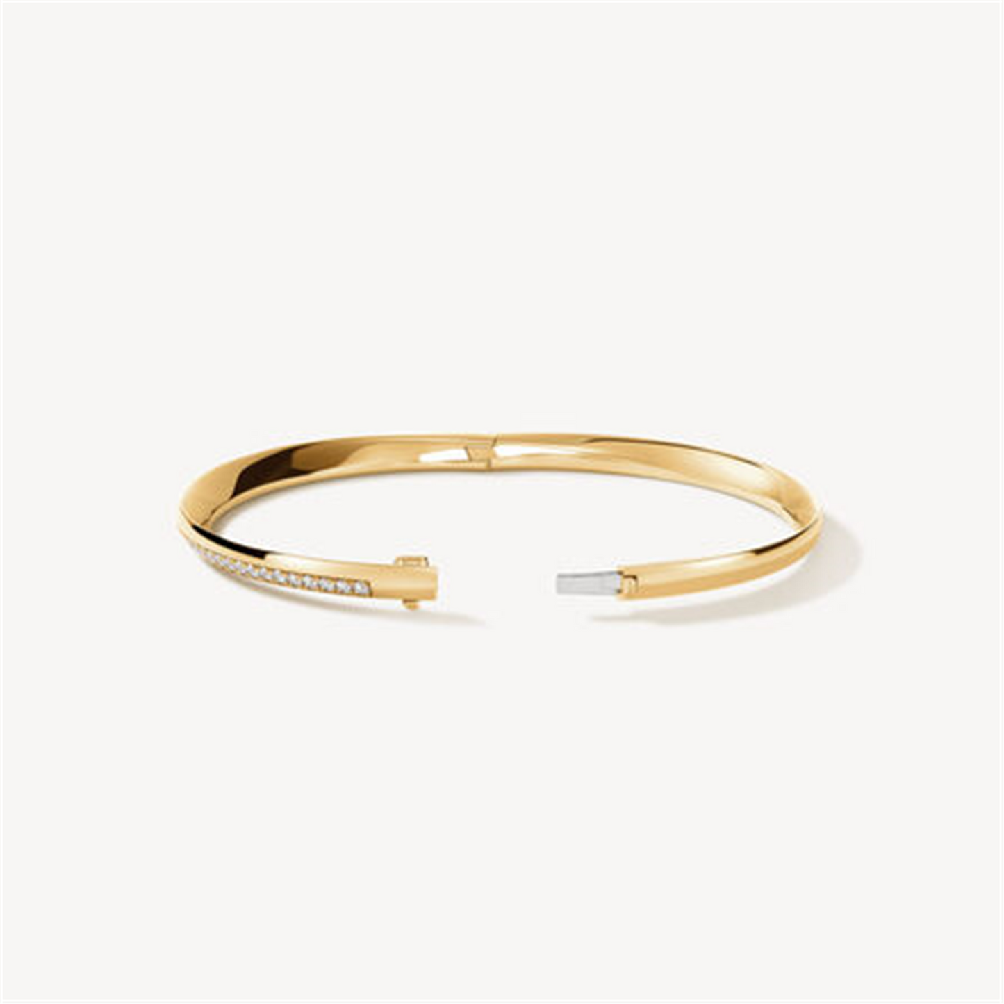 Hearts on Fire Barre 3/4ct Pavé Diamond Bangle in 18k Gold