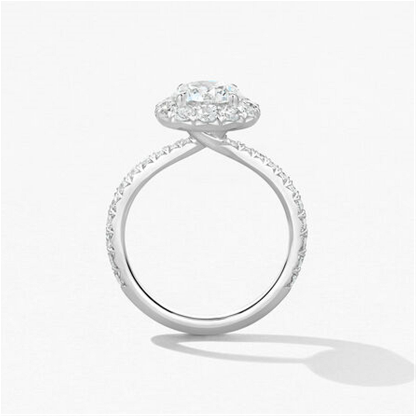 Hearts on Fire Platinum Vela Solitaire Engagement Ring