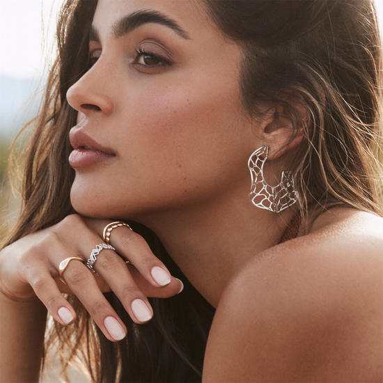 Jamie Turner Large Canyon Hoop Earrings in 18k Gold