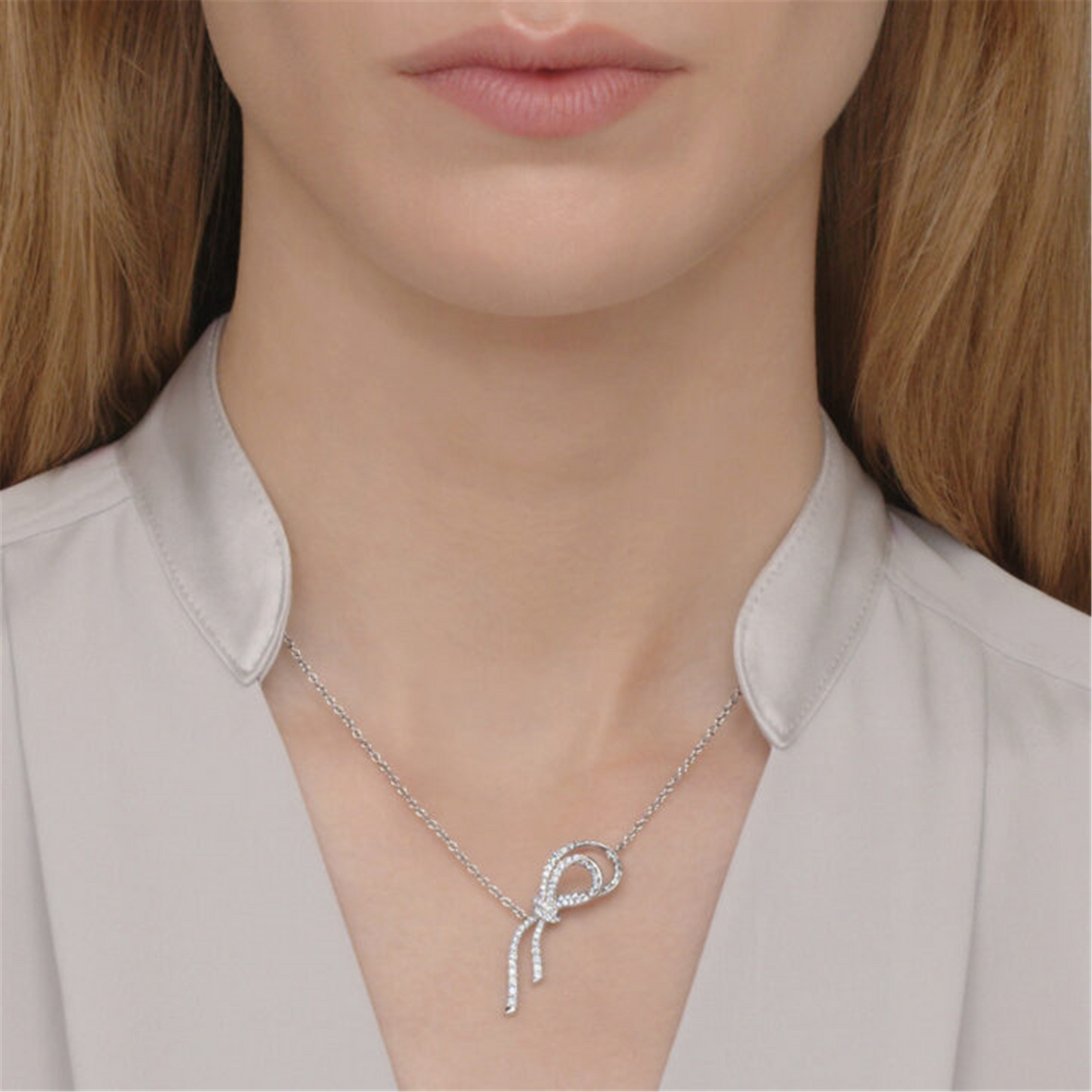 Kwiat Ribbon Diamond Pendant Necklace in Platinum