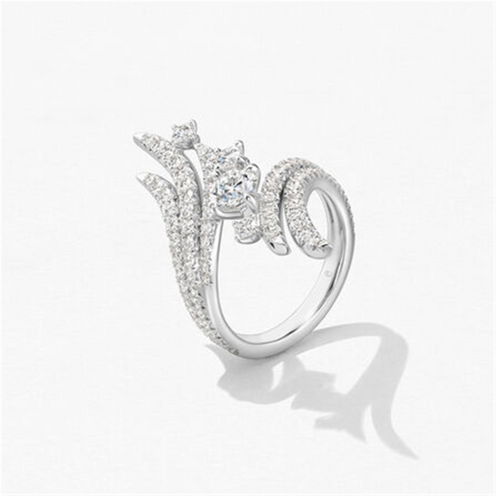 Hearts On Fire Vela Bypass Cocktail Ring in 18k White Gold