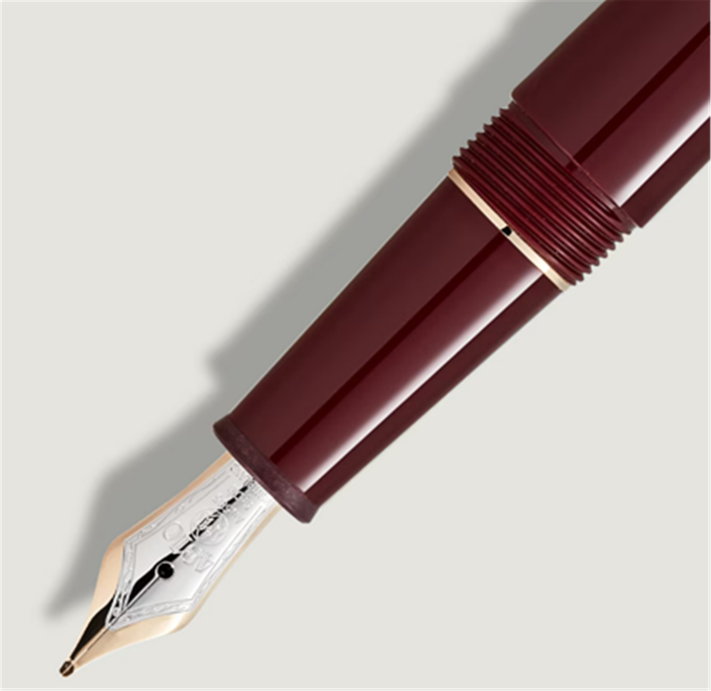 MontBlanc Meisterstück Burgundy Red Classique Fountain Pen - M