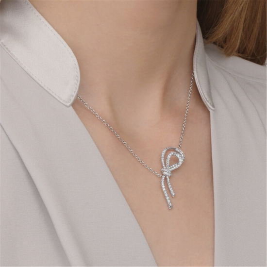 Kwiat Ribbon Diamond Pendant Necklace in Platinum