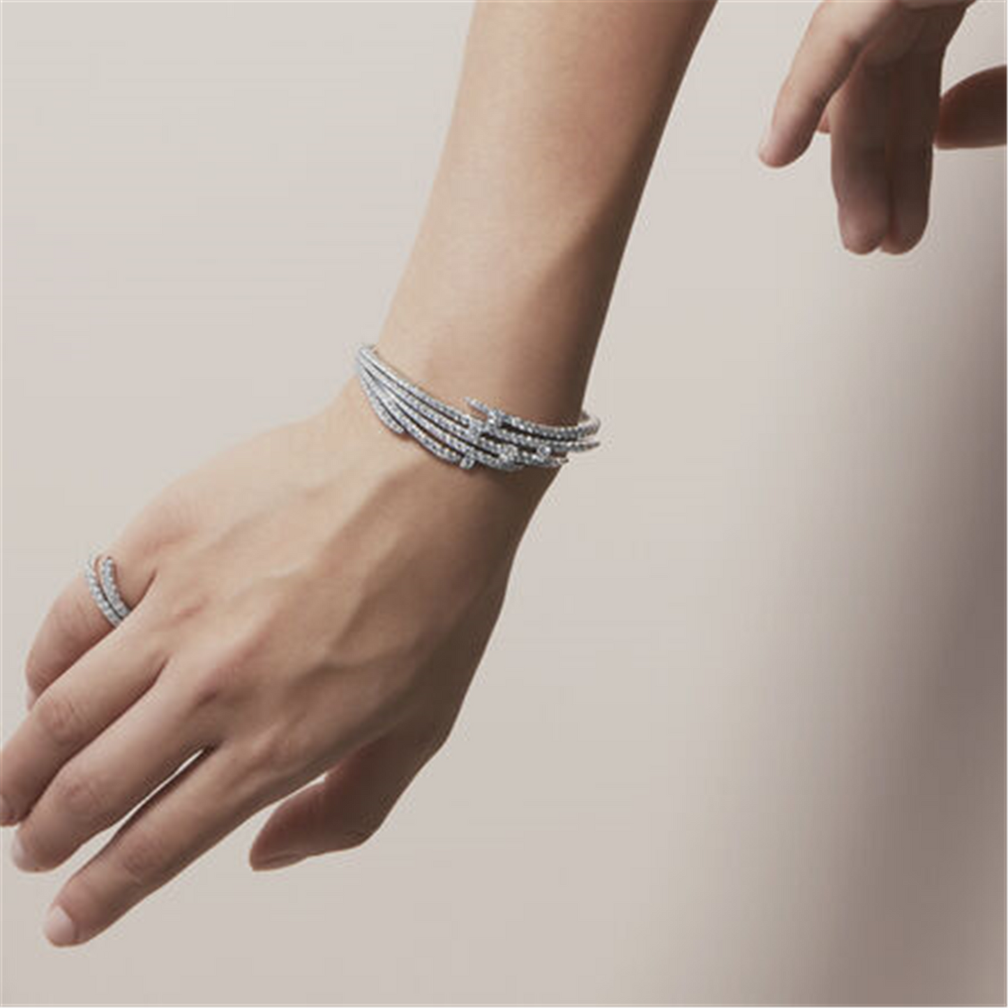 Hearts on FIre Vela French Cut Pavé Bangle