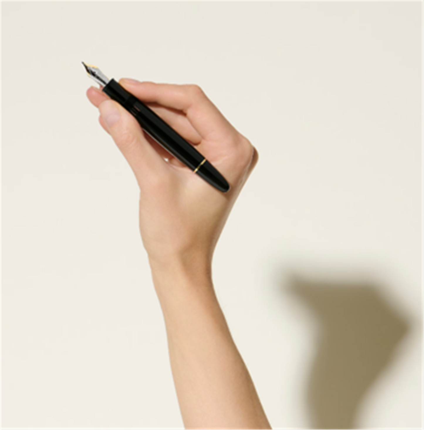 MontBlanc Meisterstück Gold-Coated LeGrand Fountain Pen