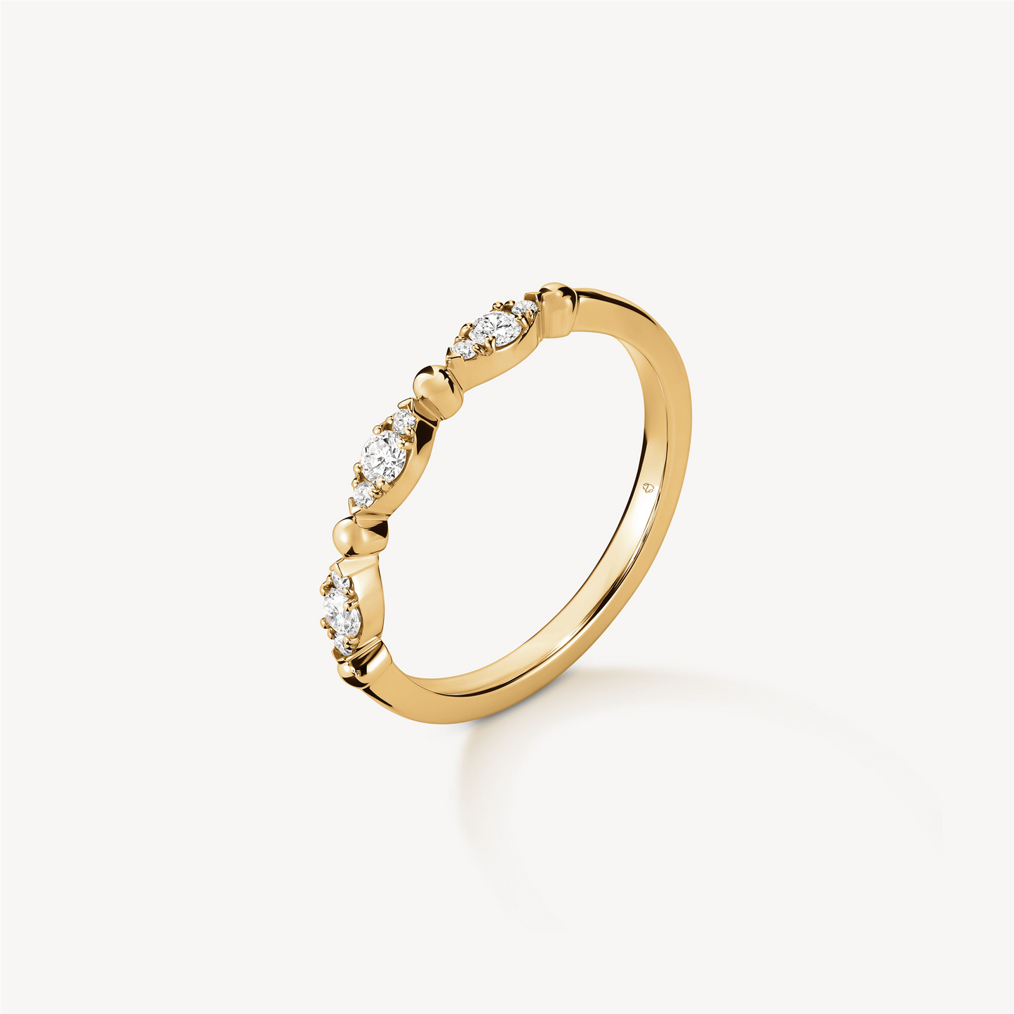 Hearts on Fire Beaded Regal Diamond Band in 18k Gold