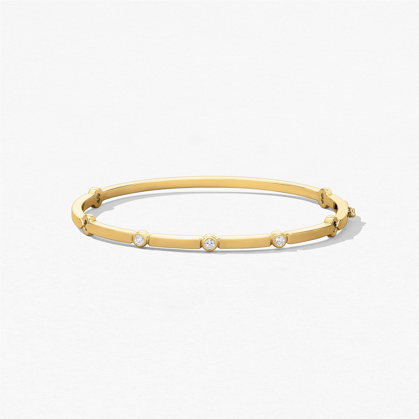 Hearts On Fire Copley Multi-Stone Diamond Bangle, Medium in 18k Gold