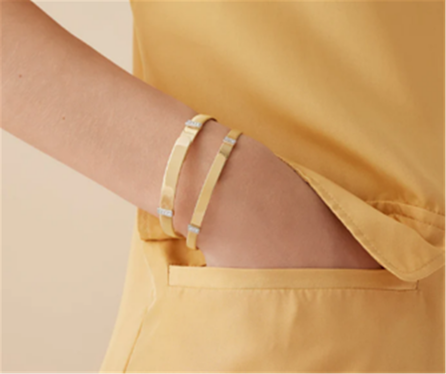 Marco Bicego Large Coil Bangle Bracelet w/ Diamond Pavé in 18k Gold