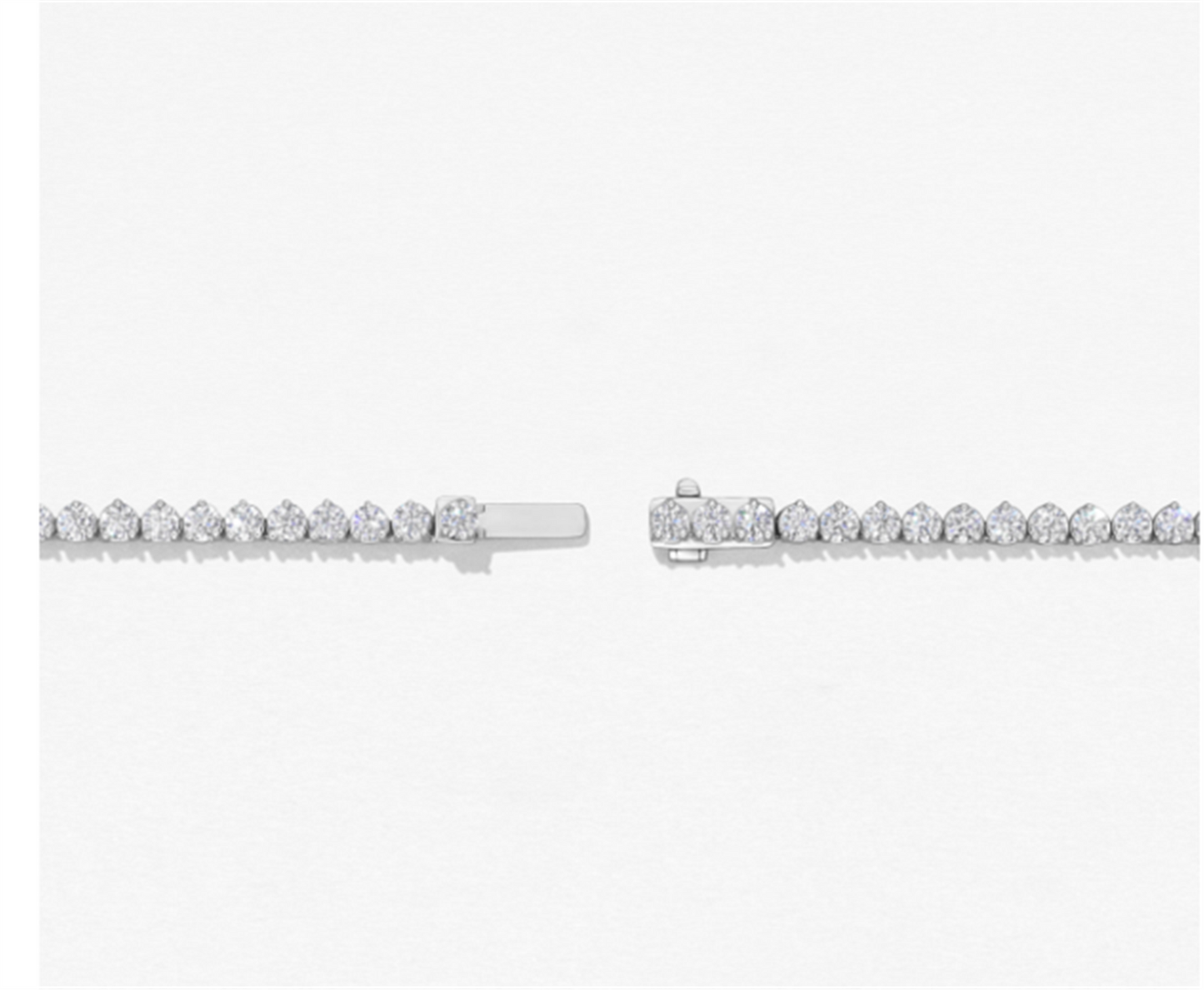 Hearts on Fire Signature Graduated Diamond Line Necklace