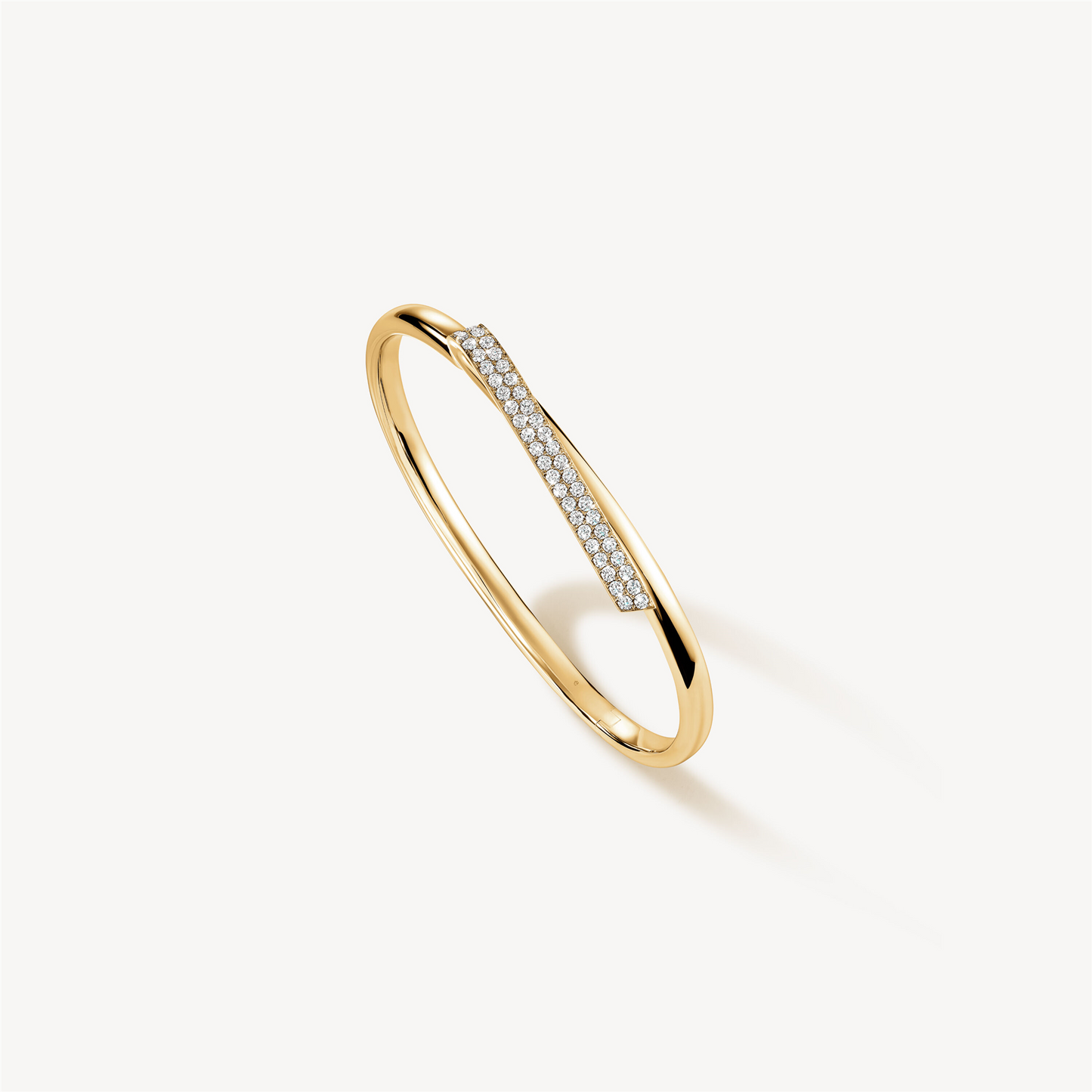 Hearts on Fire Inside/Out Diamond Flip Bangle Bracelet in 18k Yellow Gold
